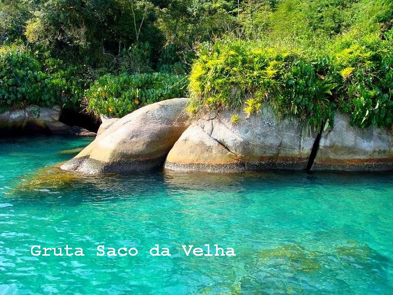 passeio de escuna gruta- praia saco-da-velha Paraty